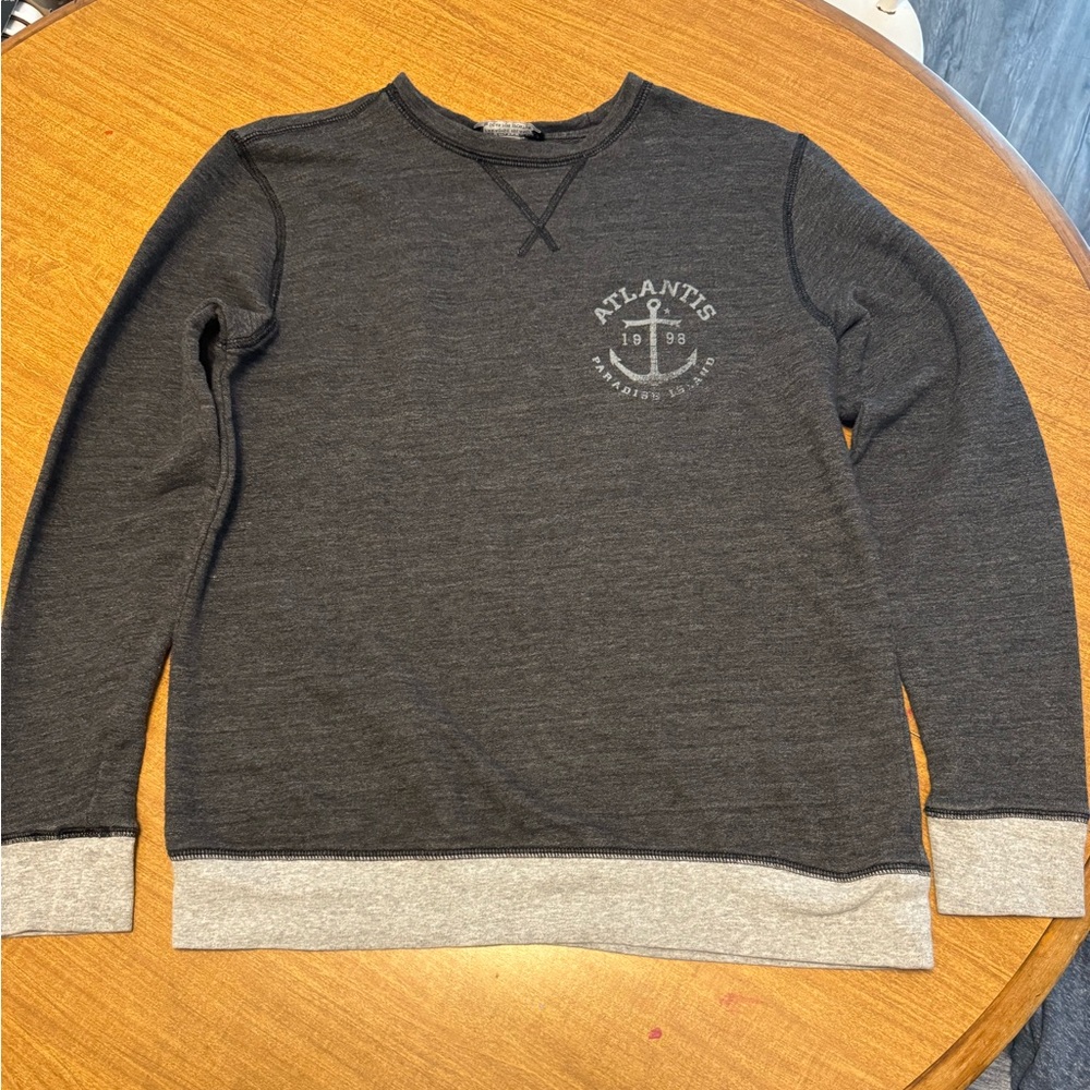 Atlantis crewneck sweatshirt unisex size small